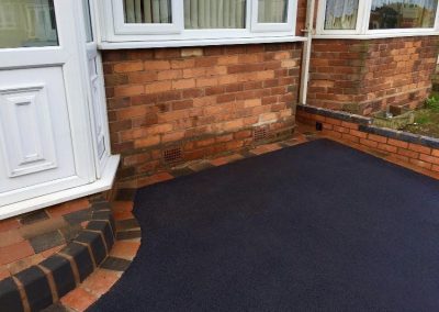 Long lasting tarmac driveway