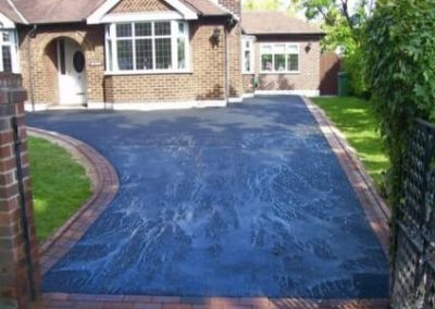 Tarmac driveway with border